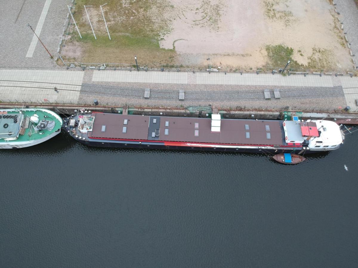 Schiffshotel "Schlafen Im Hafen" Hamburg Eksteriør bilde