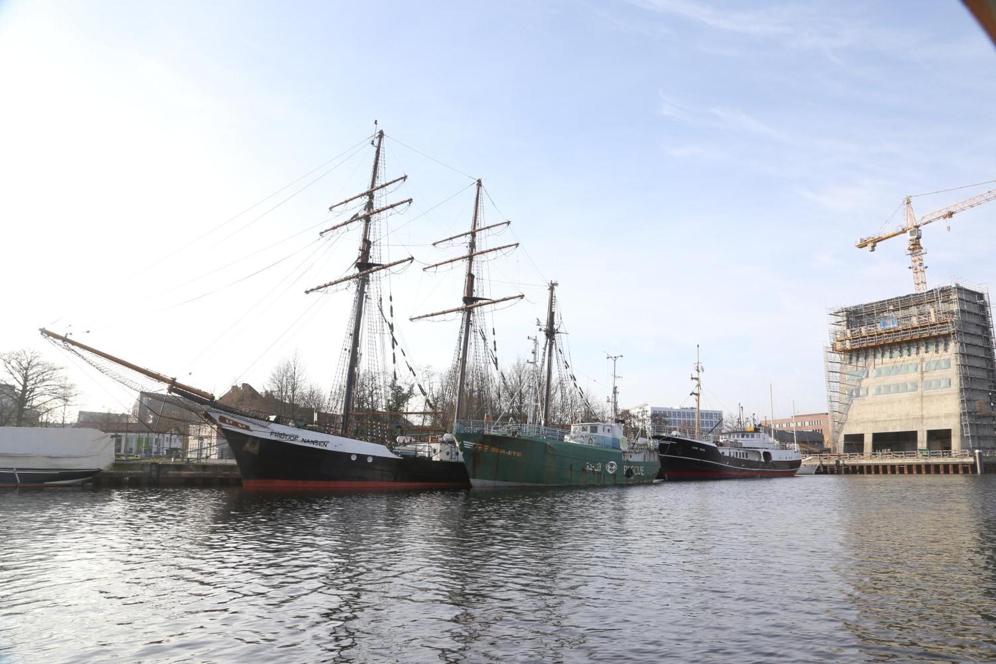 Schiffshotel "Schlafen Im Hafen" Hamburg Eksteriør bilde